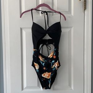 CUPSHE BLACK FLORAL PRINT HALTER ONE-PIECE SWIMSUIT NWOT
